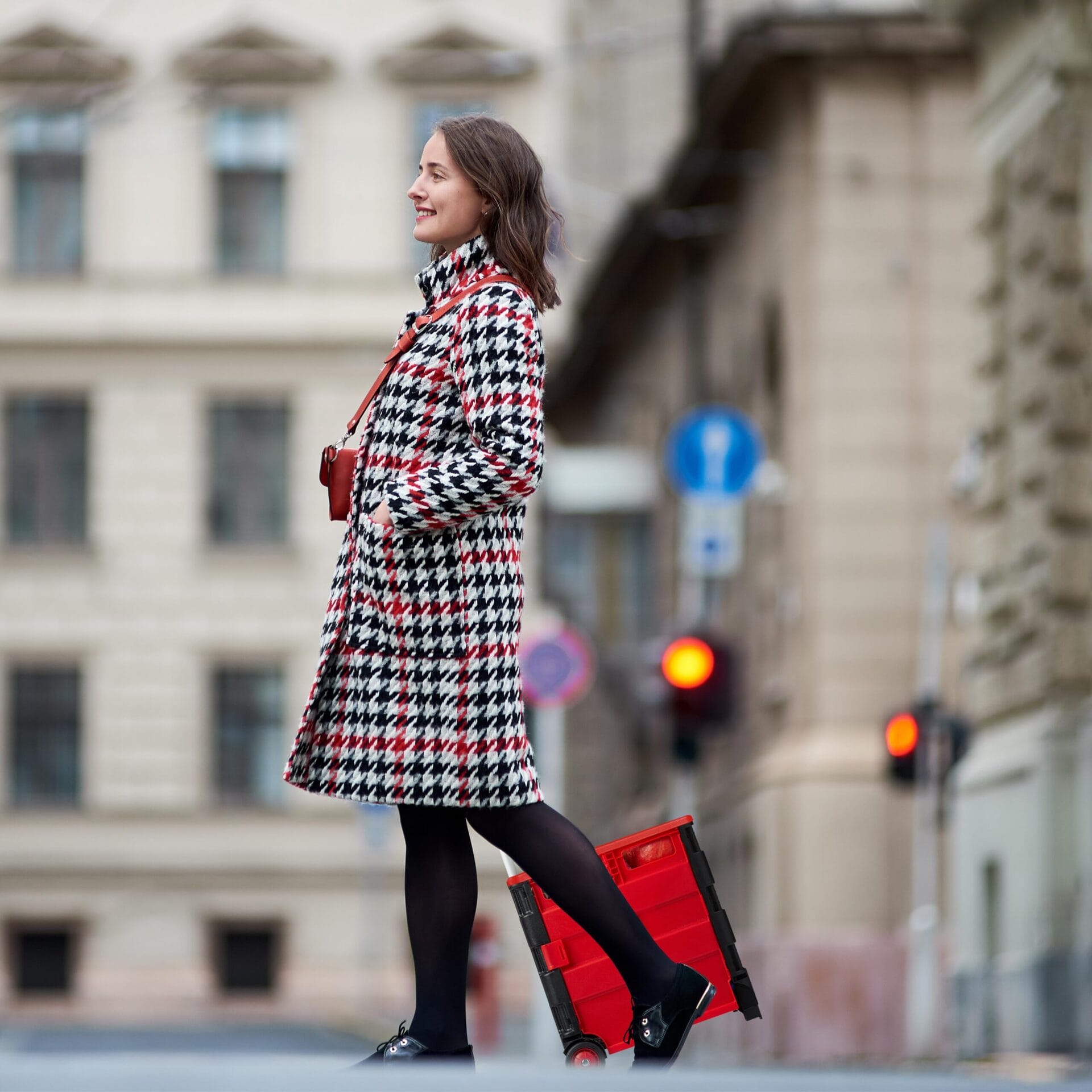 Praktyczny wózek na zakupy Relaxdays - wygodne i funkcjonalne rozwiązanie - obrazek 5