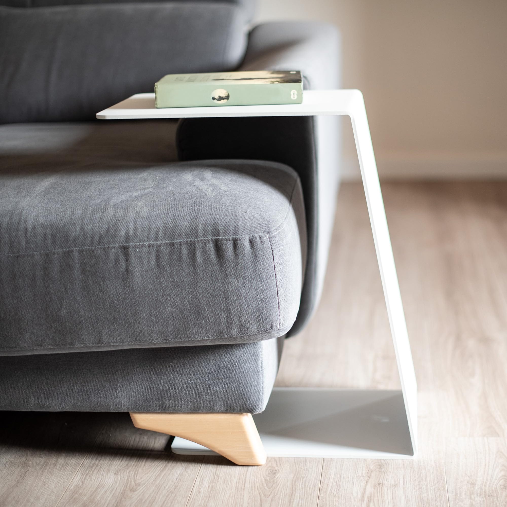 Stolik pomocniczy do salonu MILUKA | Wytrzymała stalowa konstrukcja | Bez montażu | Wielofunkcyjny | Ergonomiczny design | Wyprodukowano w Hiszpanii - obrazek 6