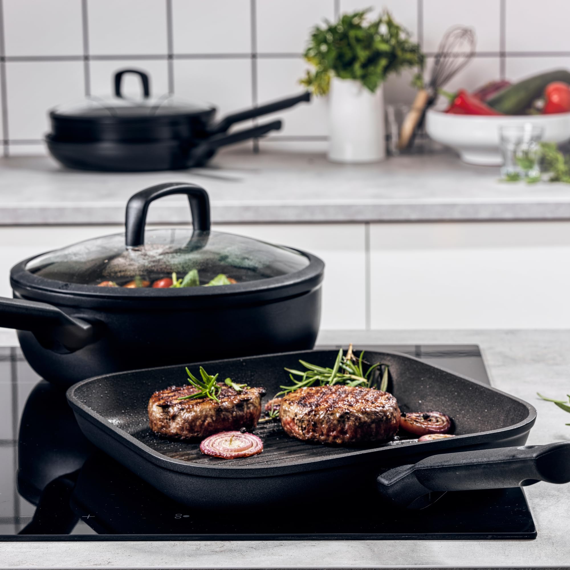 Ceramiczna patelnia BK Easy Induction 24 cm, PFAS-free, indukcja, z pokrywką - obrazek 3