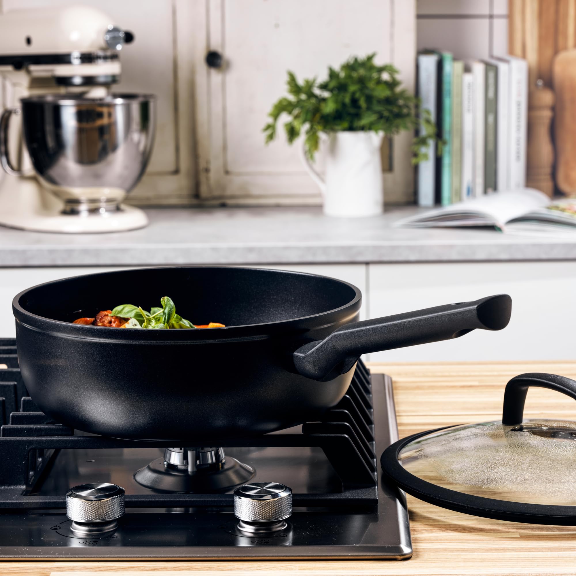 Ceramiczna patelnia BK Easy Induction 24 cm, PFAS-free, indukcja, z pokrywką - obrazek 6