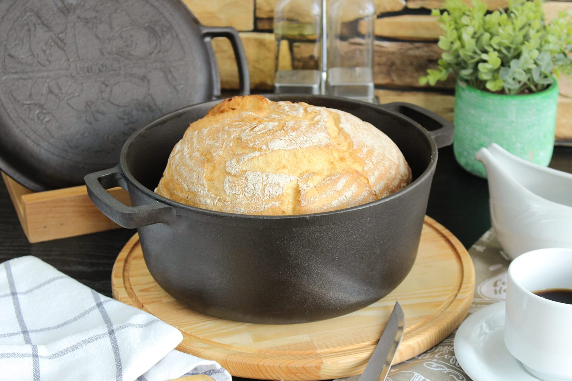 Garnek żeliwny 4 l typu Dutch Oven Ø 24 cm, z pokrywką patelnia 2 w 1, - obrazek 8