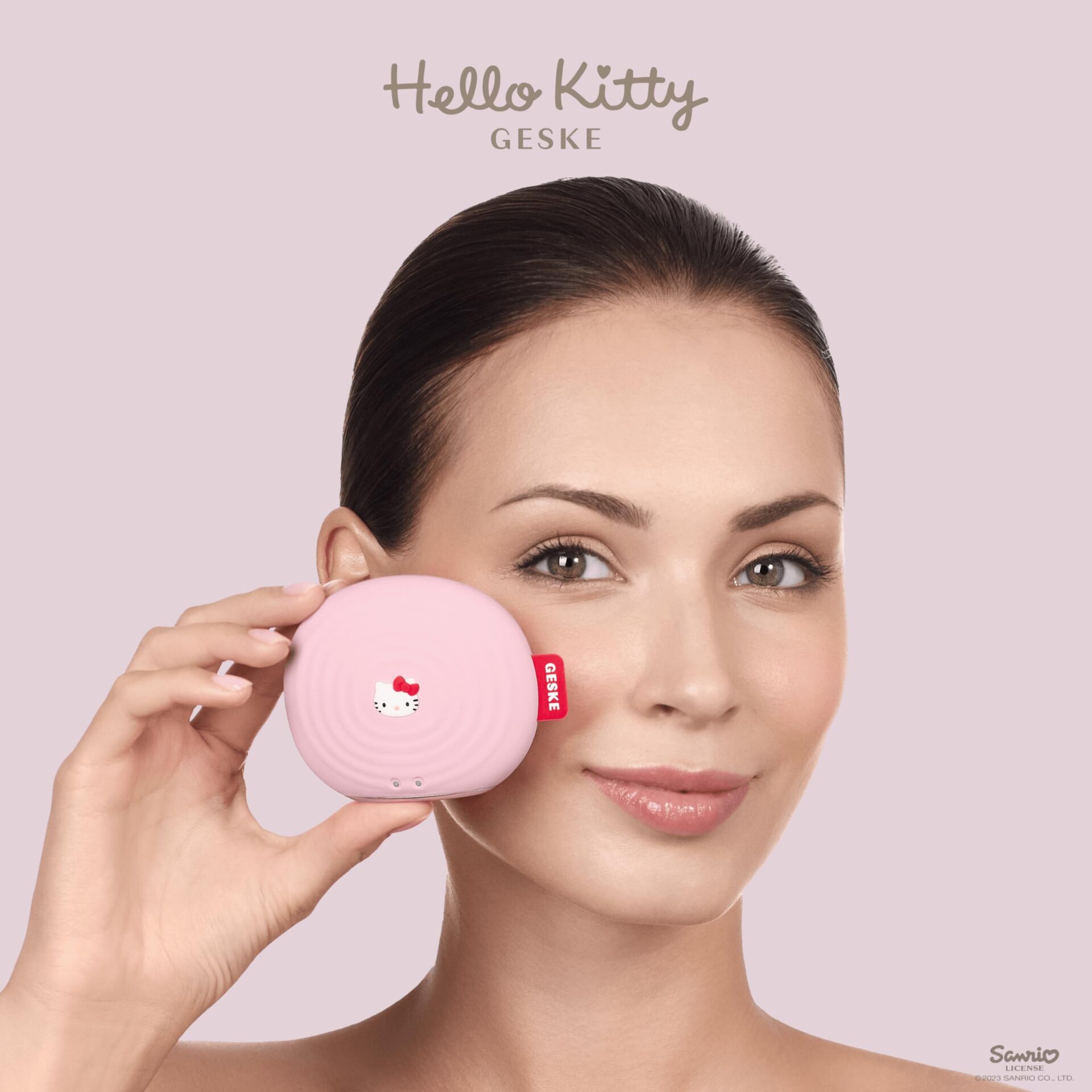 GESKE x Hello Kitty | Soniczna szczoteczka do twarzy SmartAppGuided | 4 w 1 | Elektryczna szczotka do oczyszczania twarzy | Szczotka do czyszczenia | Szczoteczka do twarzy | Oczyszczanie skóry
GESKE x Hello Kitty | Soniczna szczoteczka do twarzy SmartAppGuided | 4 w 1 | Elektryczna szczotka do oczyszczania twarzy | Szczotka do czyszczenia | Szczoteczka do twarzy | Oczyszczanie skóry - obrazek 7