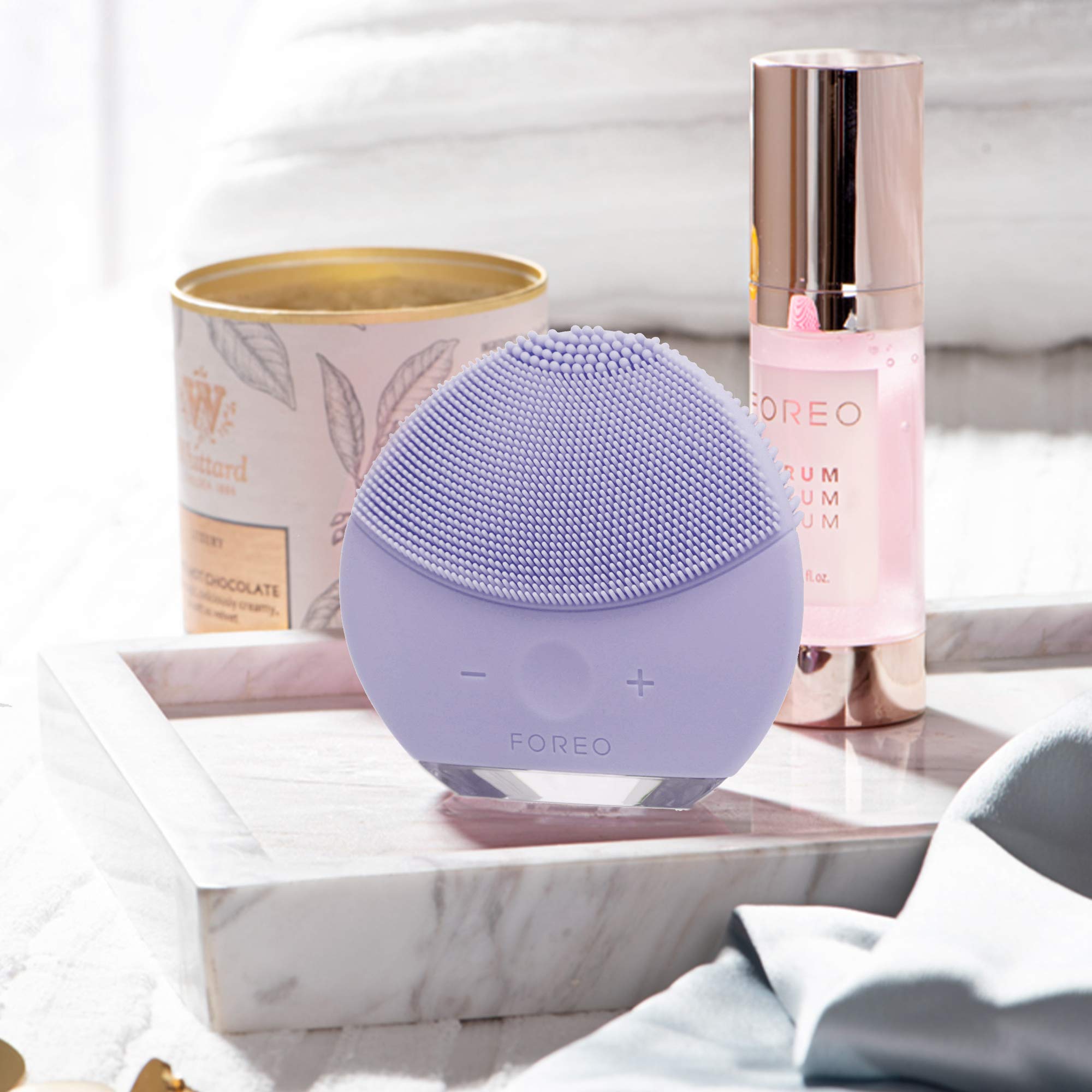 FOREO Luna Mini 2 Plus - Kompaktowe urządzenie do oczyszczania i ujędrniania twarzy z masażem, dla wszystkich rodzajów skóry, w kolorze lawendy - obrazek 3