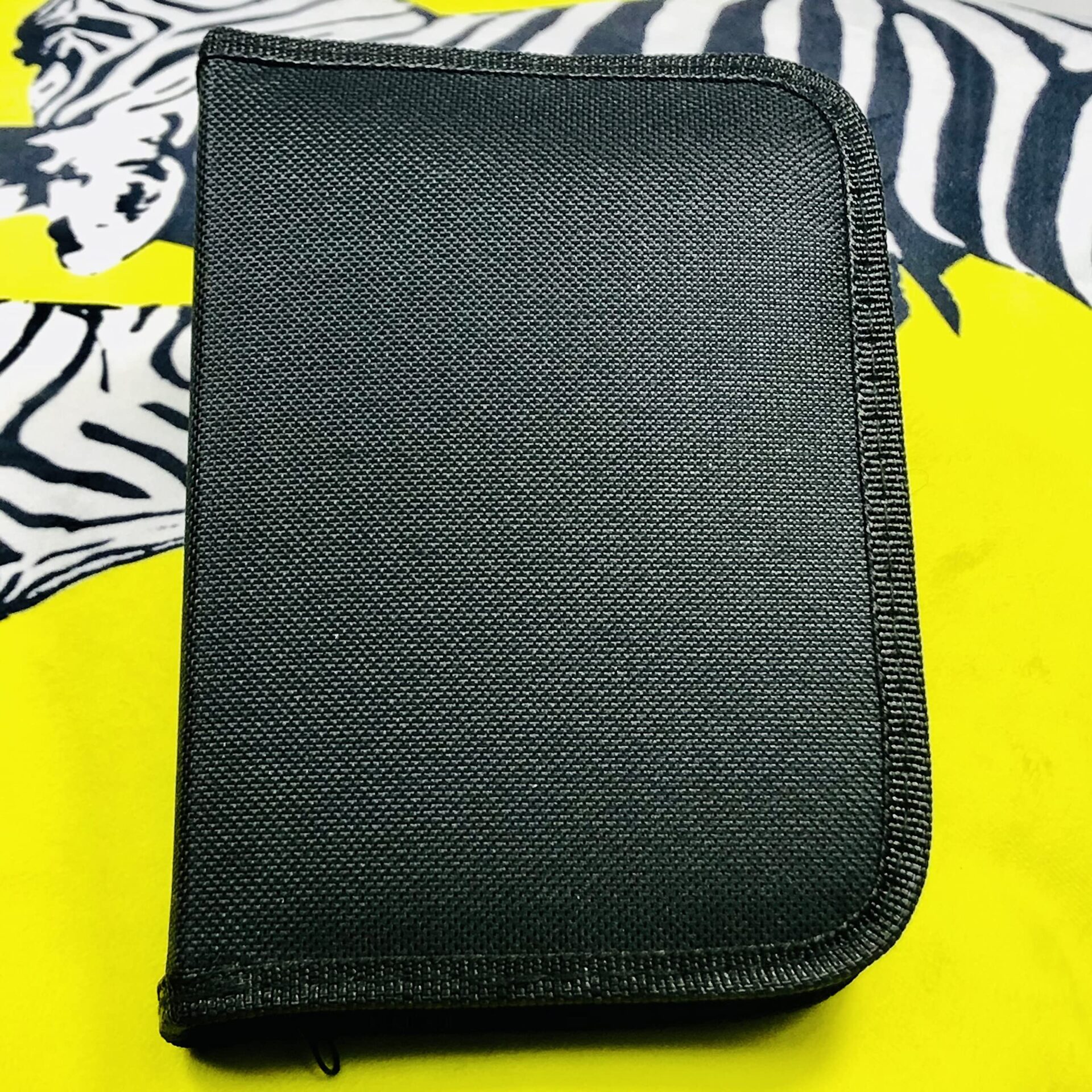 Przenośny mini zestaw do szycia - 129 sztuk, idealny do domu, podróży i nagłych wypadków - obrazek 2