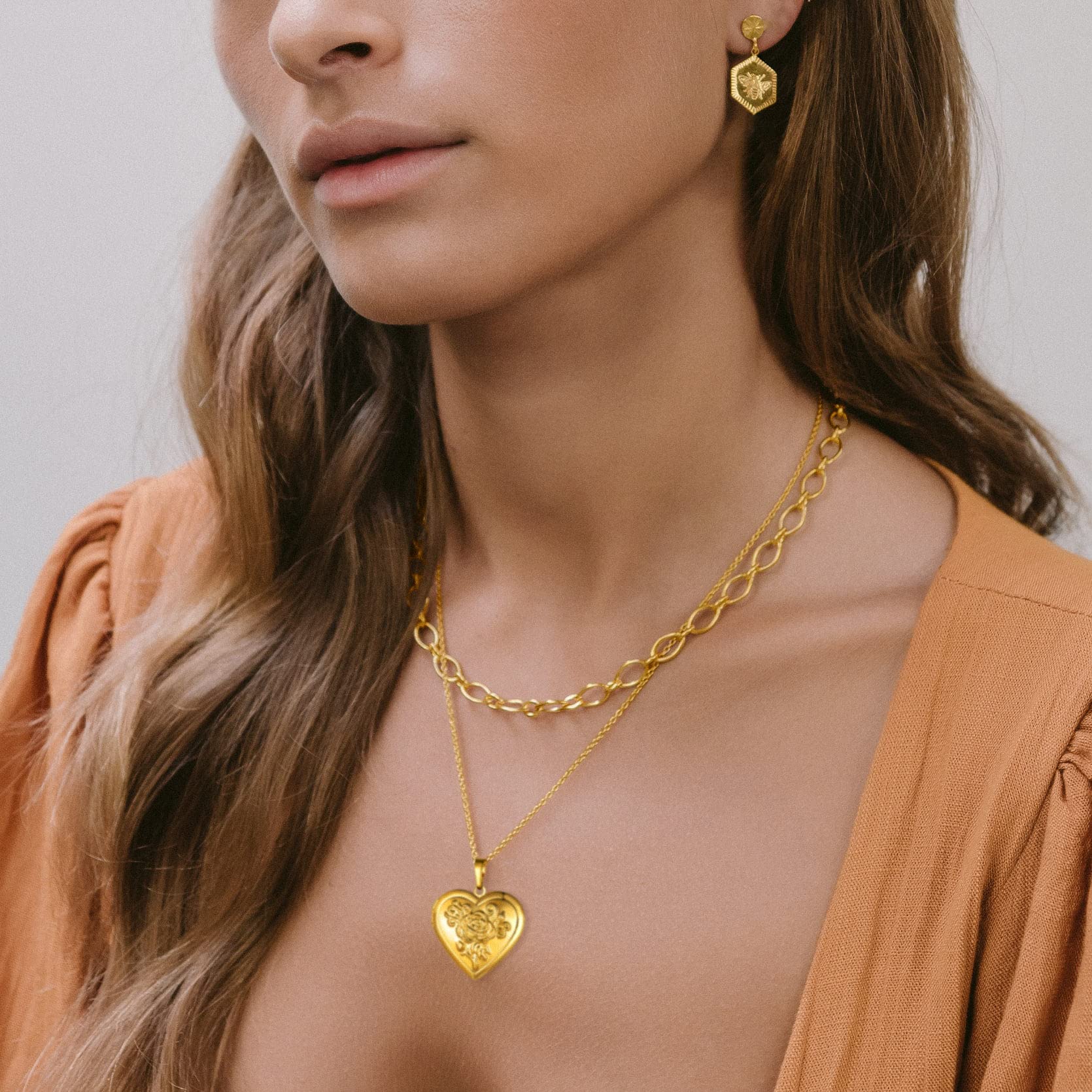 Personalized Heart-Shaped Photo Locket Necklace by GoldChic Jewelry - Customizable Pendant for Women/Girls in a Gift Box - obrazek 8