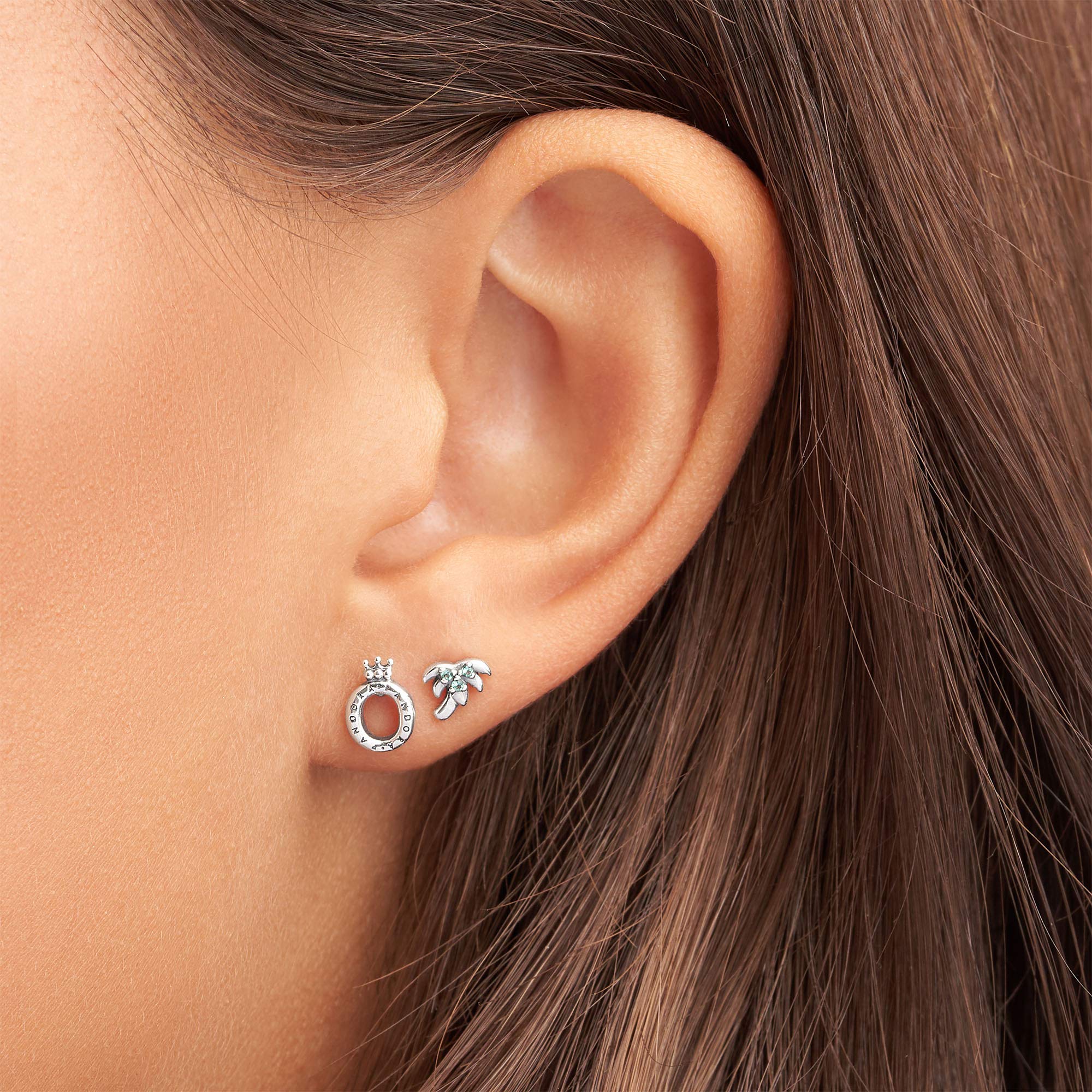 Eleganckie kolczyki PANDORA Corona O 298295 dla kobiet - srebro, korona, styl - obrazek 3