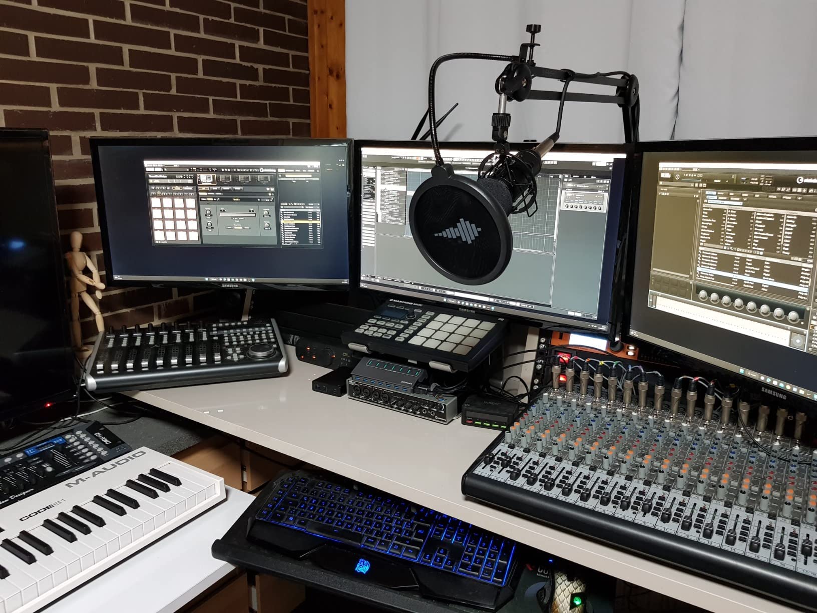 Profesjonalny uchwyt mikrofonowy SENSIC SA-10 z 360° dźwignią obrotową i adapterem 3/8 do 5/8 - idealny do redukcji szumów, koloru czarnego - obrazek 2