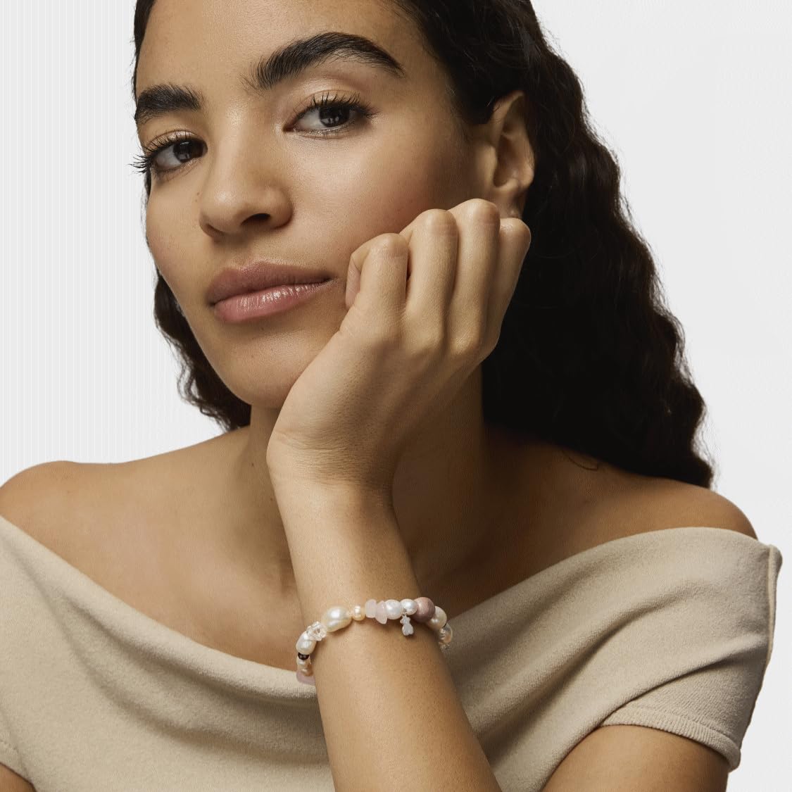 Elegancka bransoletka TOUS z perłą hodowlaną - idealna biżuteria dla każdej kobiety - obrazek 3