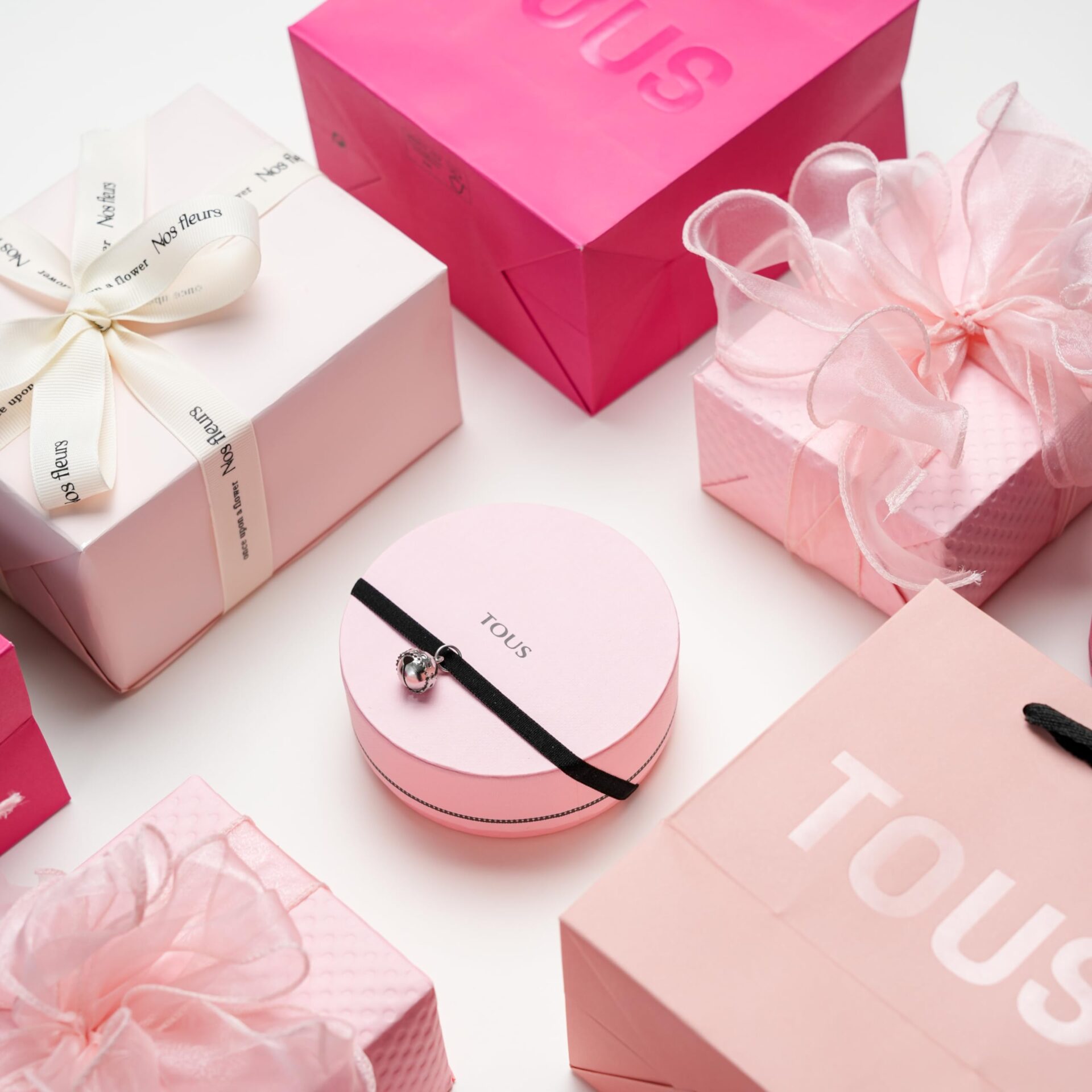 Elegancka bransoletka TOUS z perłą hodowlaną - idealna biżuteria dla każdej kobiety - obrazek 2