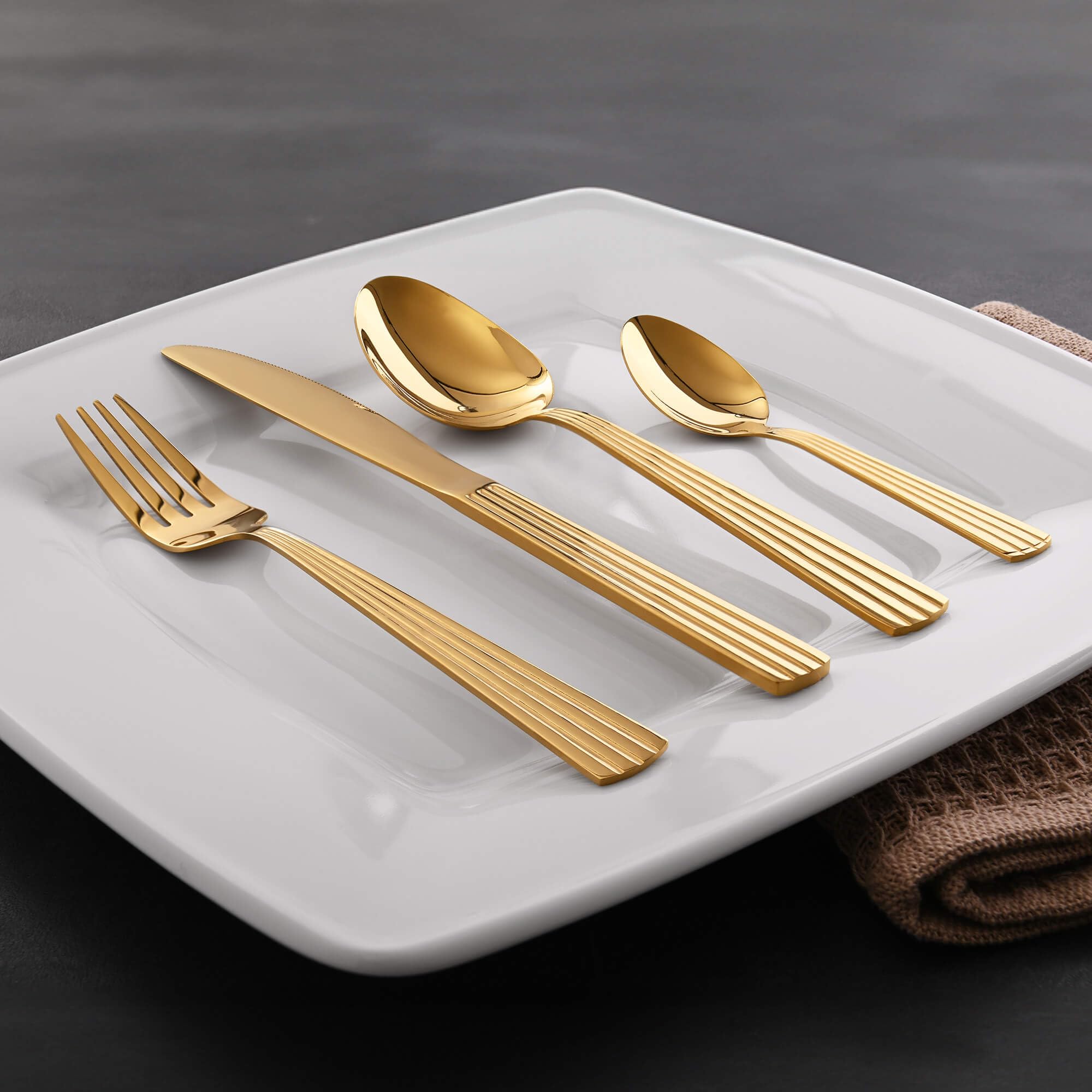 GRÄWE Zestaw sztućców dla 4 osób ze stali nierdzewnej, złote sztućce, - obrazek 3